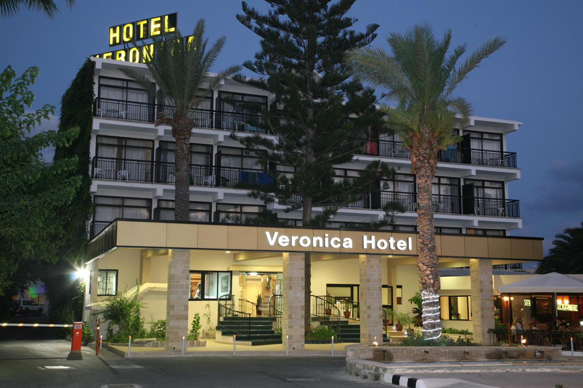 Veronica Hotel Paphos Exterior photo